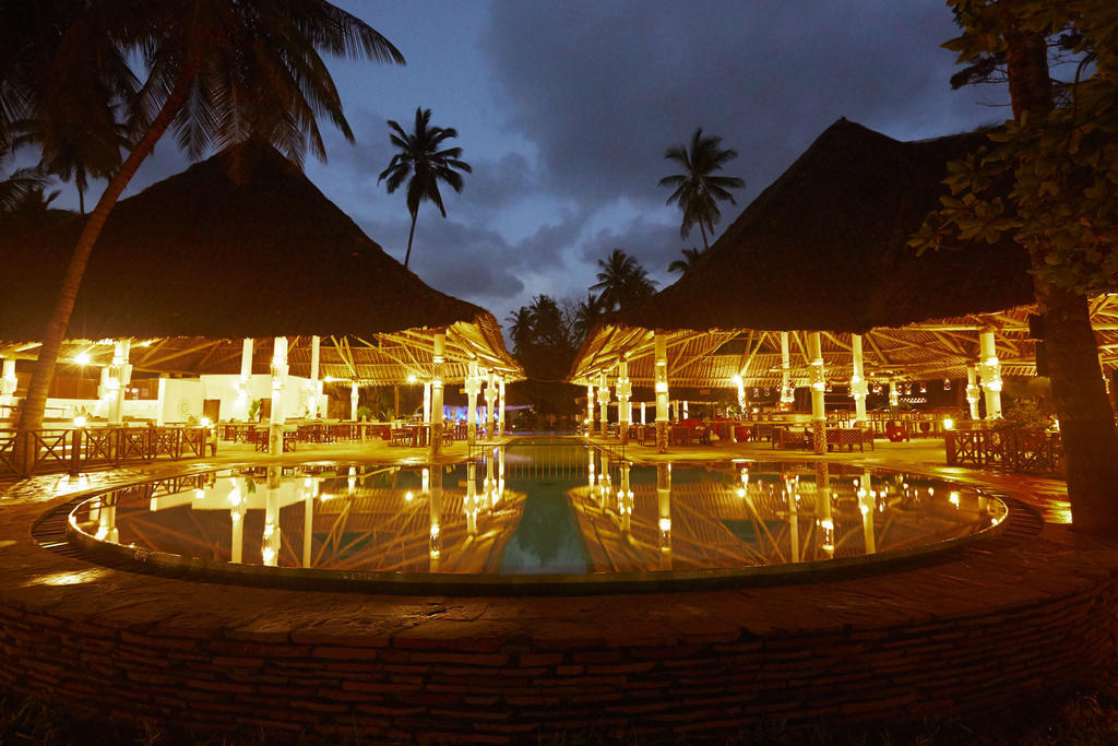 Neptune Village Beach Resort & Spa Galu Екстериор снимка